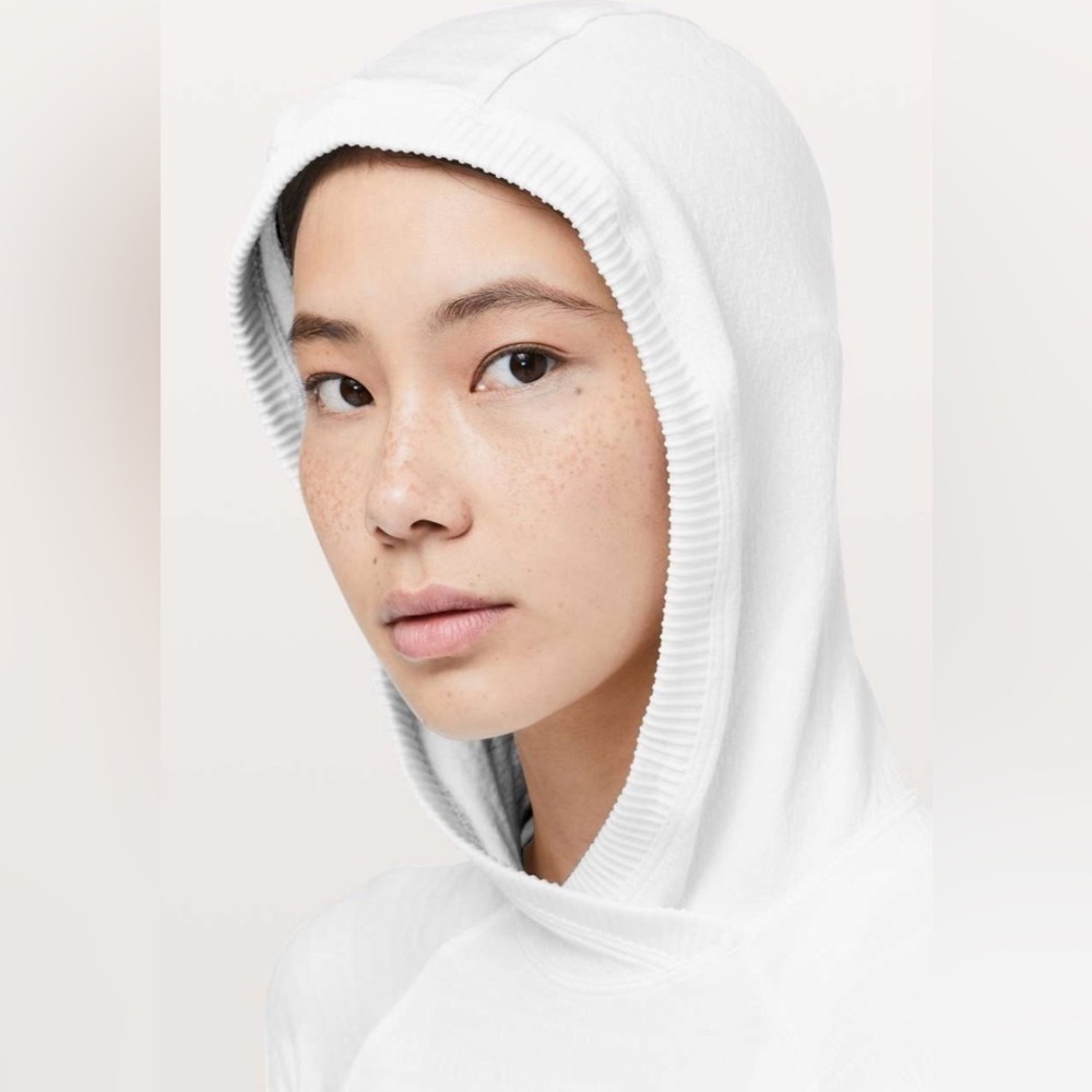 New Lululemon Rest Less hoodie white colour with thumbholes women’s size 6